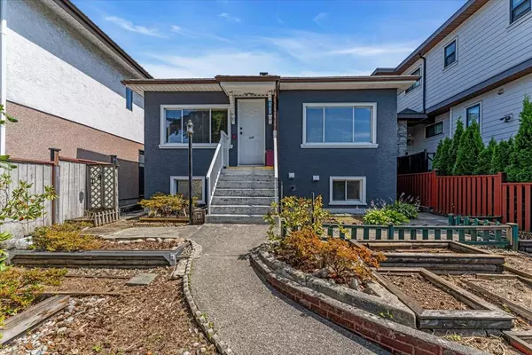2168 Renfrew ST, Vancouver, BC V5M 3J5