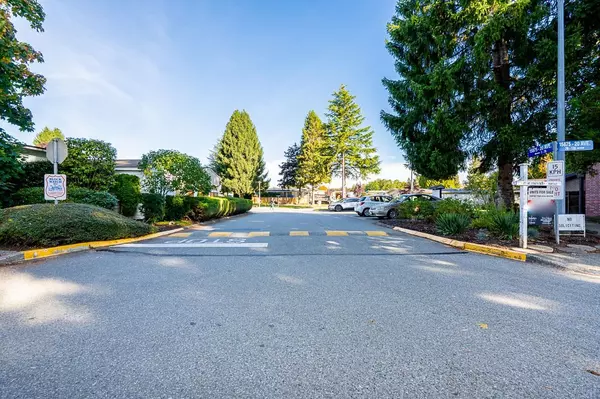 15875 20 AVE #24, Surrey, BC V4A 2B1