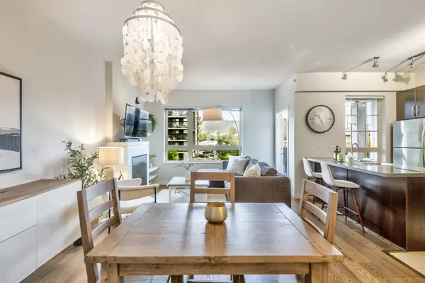 Port Moody, BC V3H 5L6,701 Klahanie DR #410