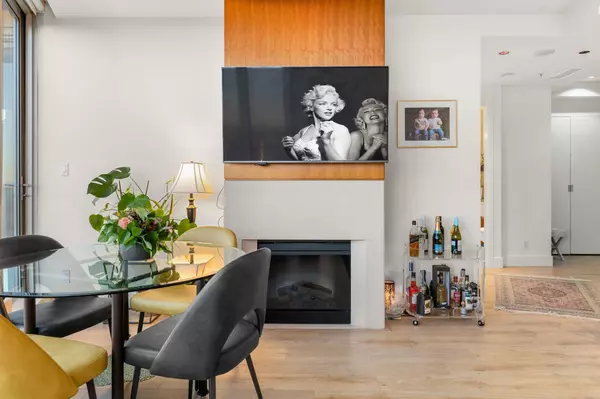 Vancouver, BC V6C 2C6,1077 W Cordova ST #4006