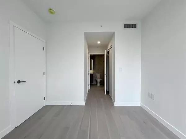 5212 Cambie ST #206 Vancouver, BC V5Z 2Z7