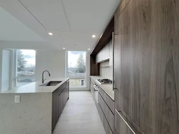 5212 Cambie ST #206 Vancouver, BC V5Z 2Z7