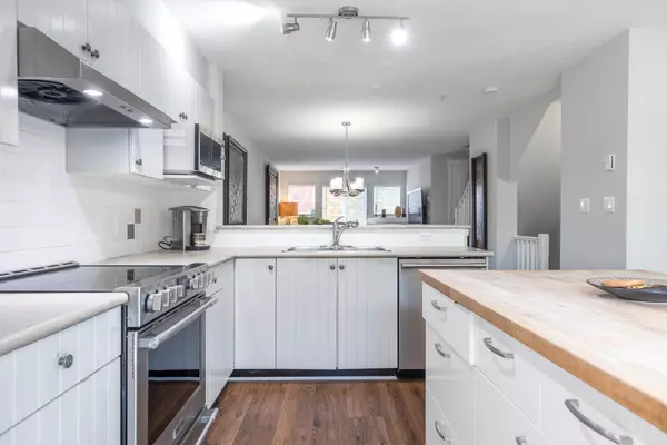 Langley, BC V3A 9J6,20760 Duncan WAY #61