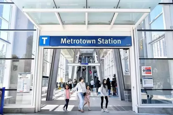 Burnaby, BC V5H 0H4,6098 Station ST #803