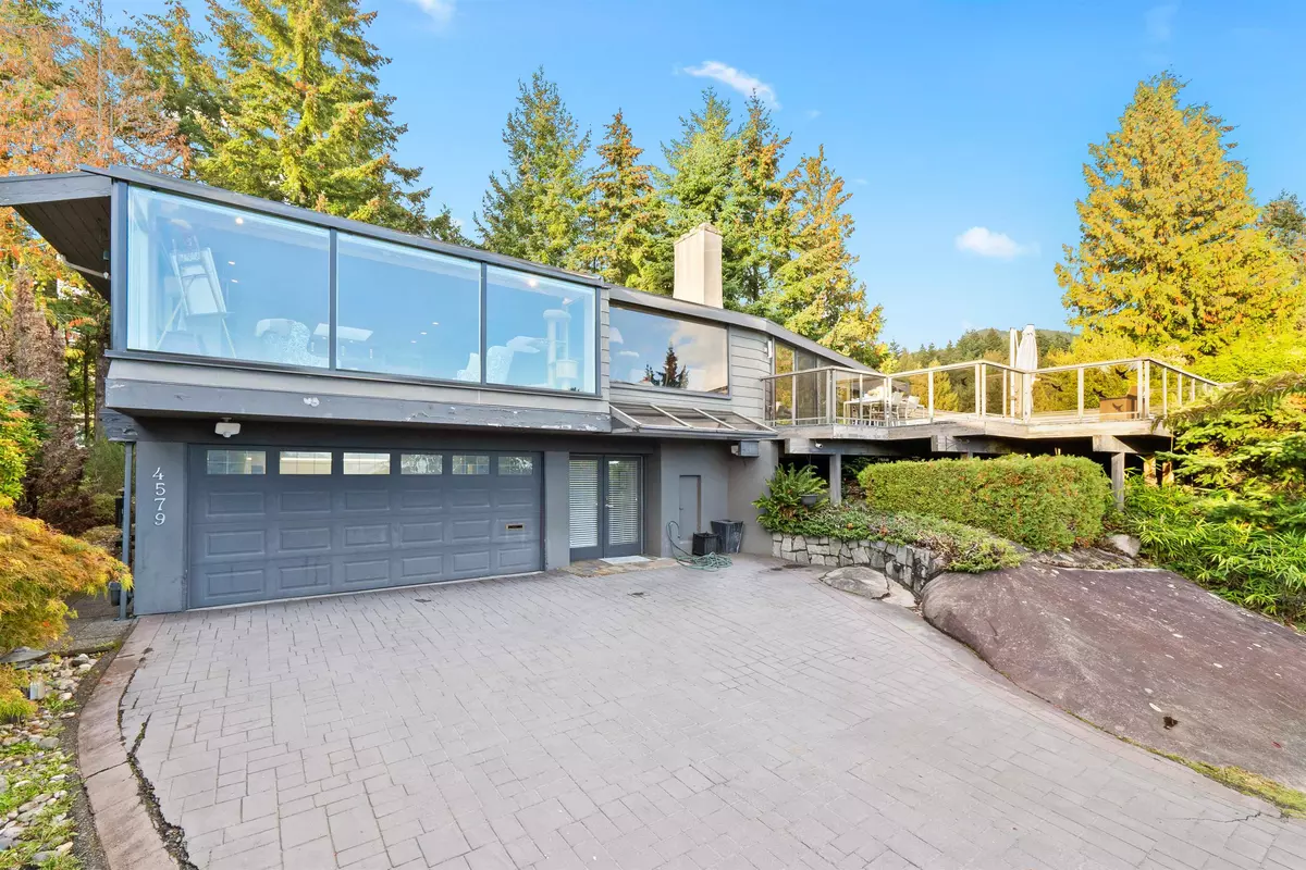 West Vancouver, BC V7S 2V8,4579 Woodgreen CT