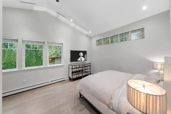 2140 Pemberton AVE North Vancouver, BC V7P 2T1