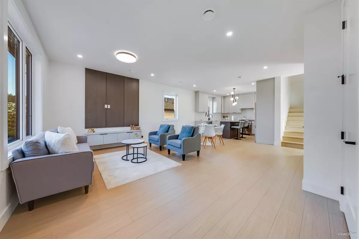 Burnaby, BC V5C 3T7,4211 Graveley ST #1