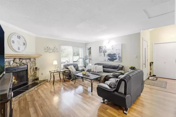 Surrey, BC V3R 7H7,14783 101 AVE