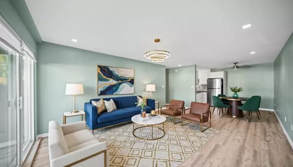 Surrey, BC V3R 5J4,13530 Hilton RD #205