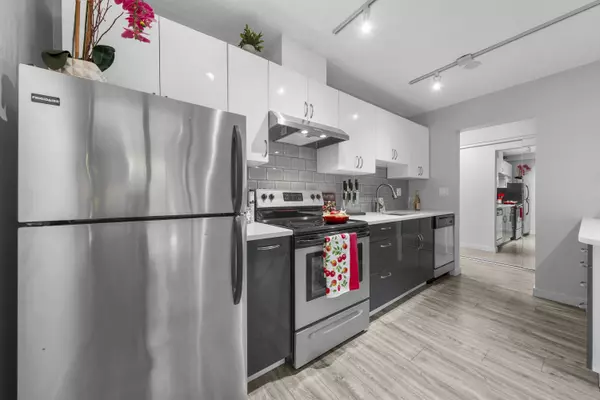 Vancouver, BC V5Z 4A6,2920 Ash ST #104