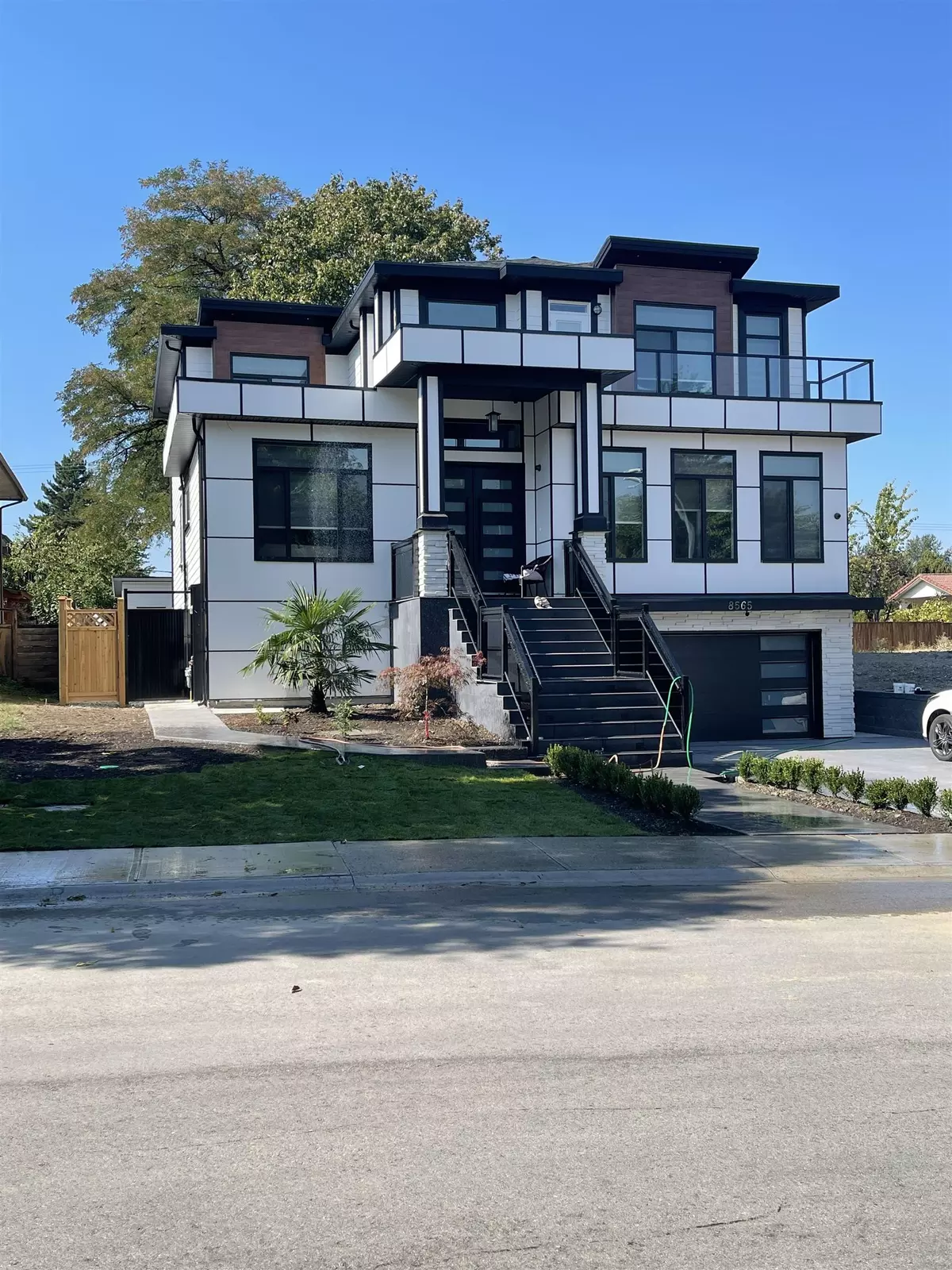 Surrey, BC V4N 3G8,8565 164a ST