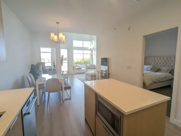 Burnaby, BC V3N 0J5,7799 17th ST #406