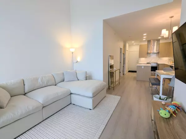 Burnaby, BC V3N 0J5,7799 17th ST #406