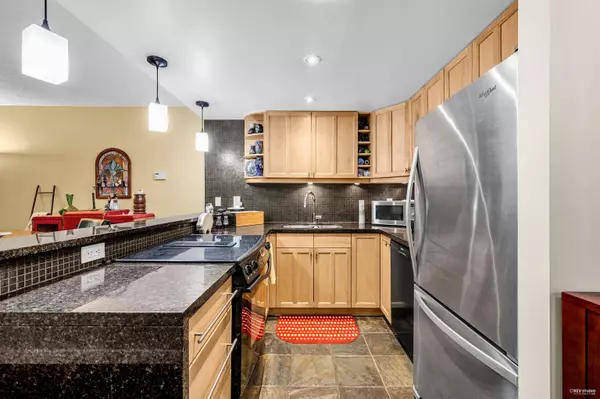 Vancouver, BC V6J 1K9,1867 W 3rd AVE #203