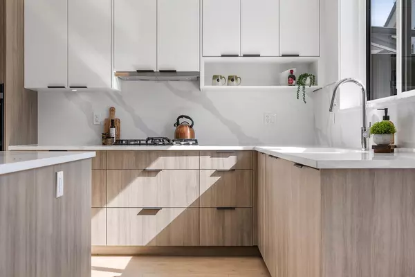 Surrey, BC V3W 5P1,5993 143 ST #7