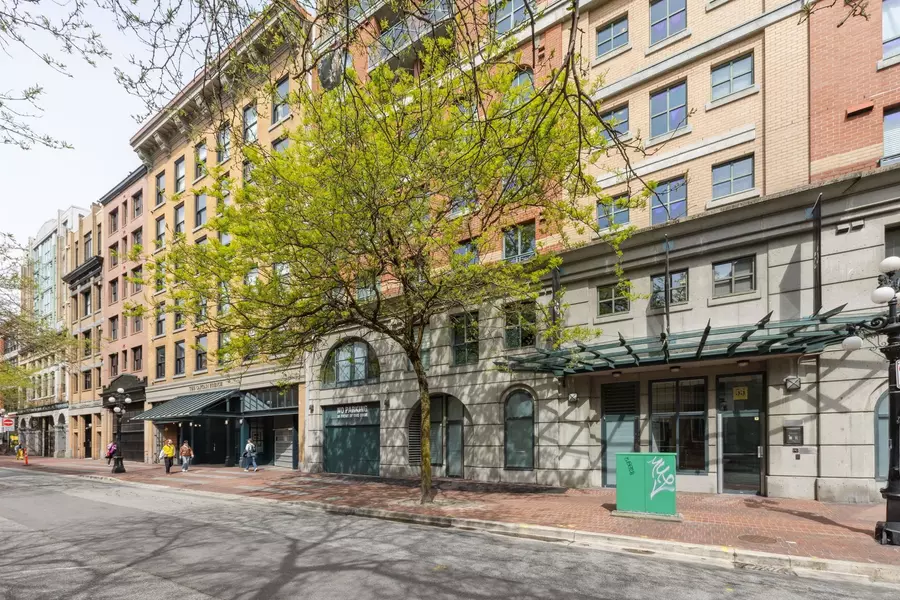 55 Alexander ST #301, Vancouver, BC V6A 1B2