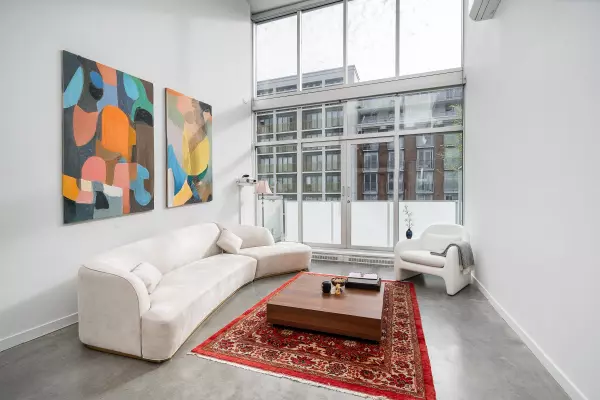 53 W Hastings ST #PH609, Vancouver, BC V6B 1G4