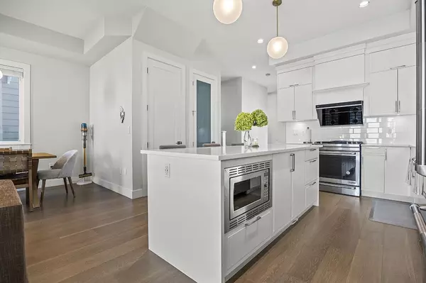 Surrey, BC V3Z 0V7,2162 165a ST