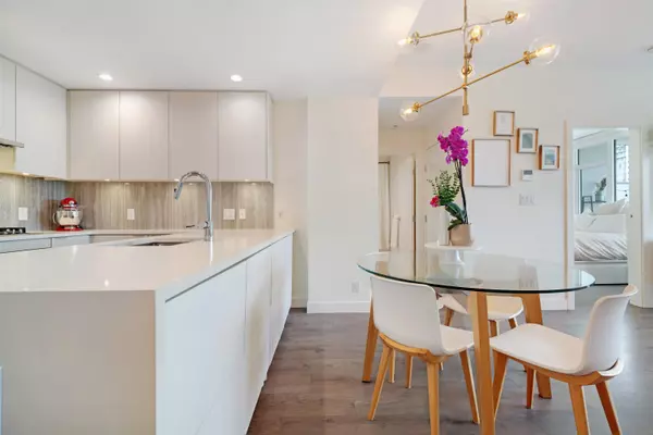 Burnaby, BC V5J 0J3,5051 Imperial ST #1401
