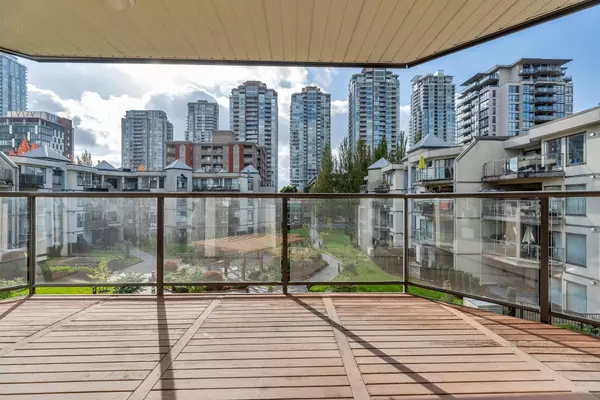 Coquitlam, BC V3B 7N4,2968 Burlington DR #304