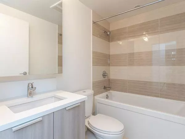 Surrey, BC V3T 0M4,13308 Central AVE #1707