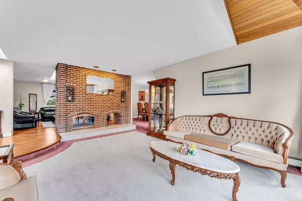 Surrey, BC V3W 7X2,12434 78a AVE