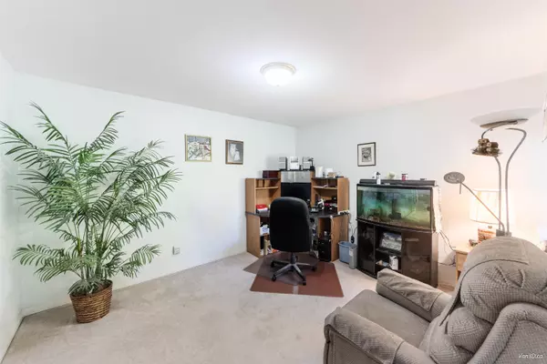 Surrey, BC V3W 1H2,12163 68 AVE #127