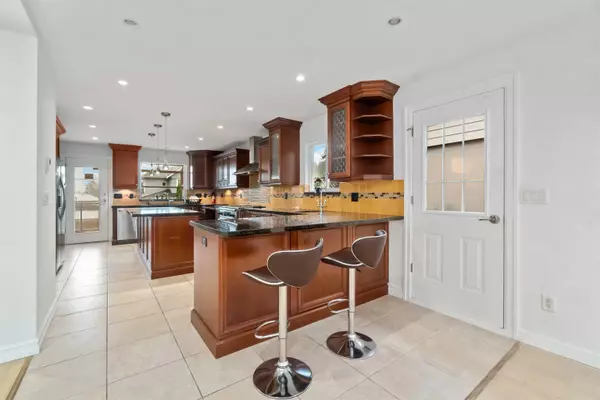 Port Moody, BC V3H 1H6,595 Garrow DR