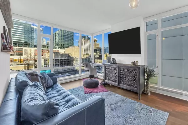 161 W Georgia ST #909, Vancouver, BC V6B 0K9