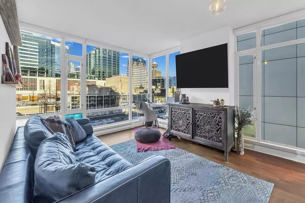 Vancouver, BC V6B 0K9,161 W Georgia ST #909