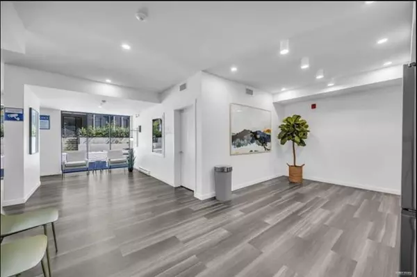 Surrey, BC V4N 6W9,15825 85 AVE #302