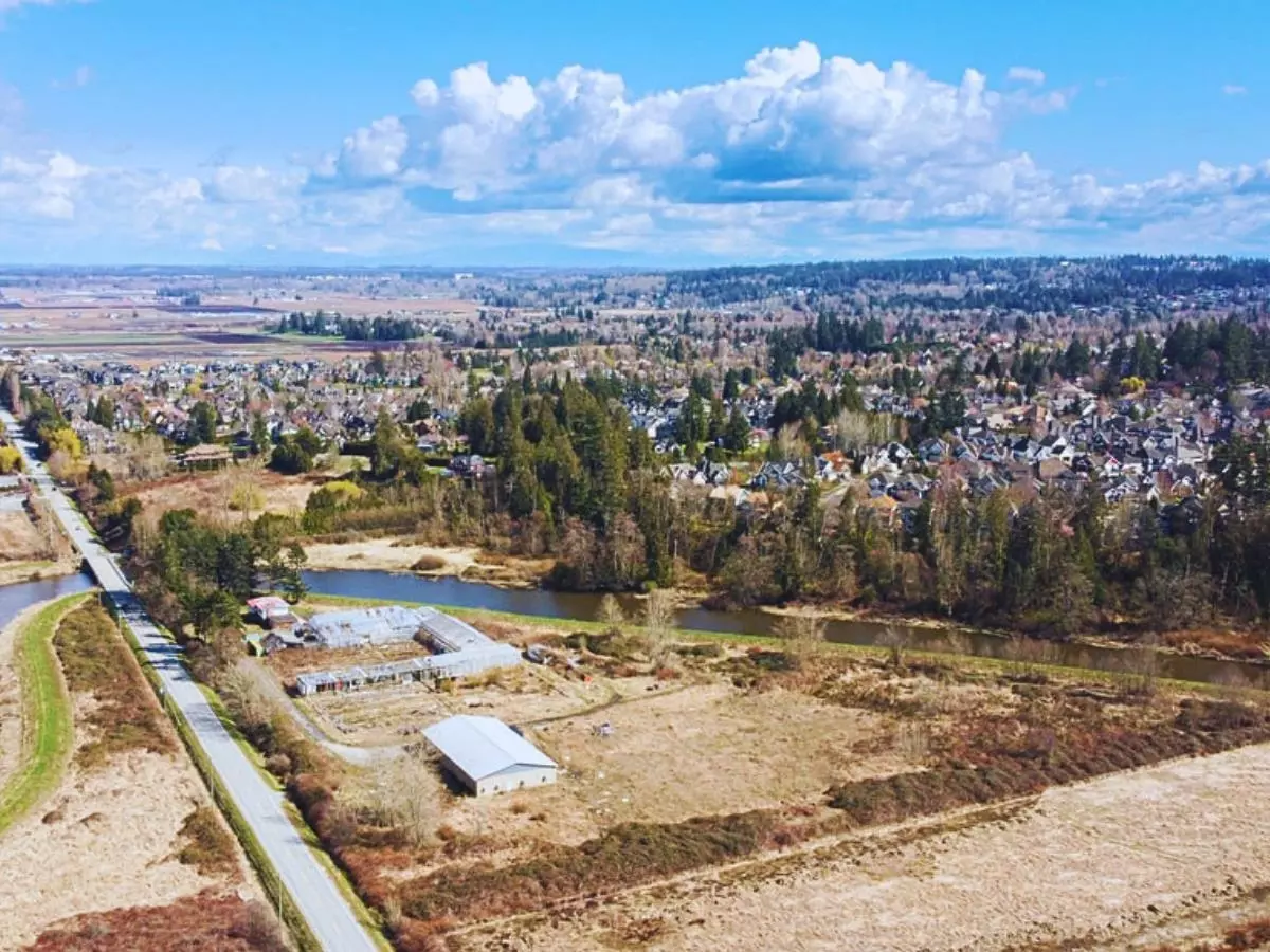 Surrey, BC V3Z 1E6,15442 40 AVE