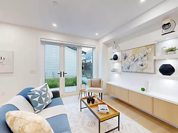 Vancouver, BC V5R 4W4,3425 Archimedes ST #2
