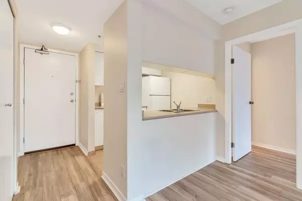 Vancouver, BC V6Z 2S8,1188 Howe ST #1201