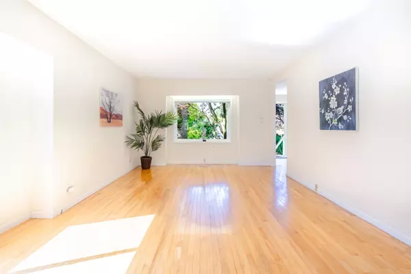 Vancouver, BC V6P 1X7,866 W 59th AVE
