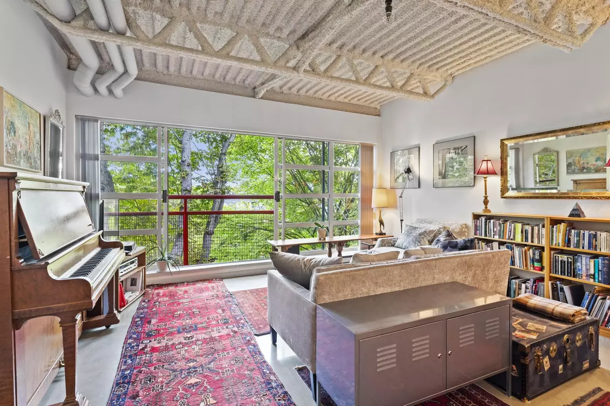 Vancouver, BC V5T 4R8,350 E 2nd AVE #424