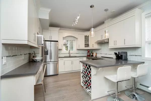 Port Coquitlam, BC V3B 3R2,3488 Sefton ST #201