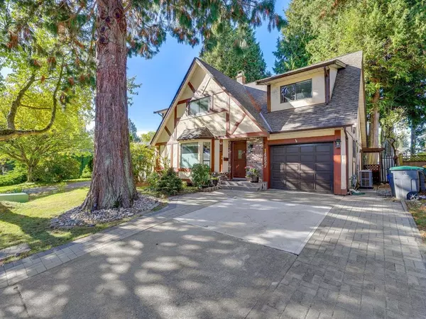 14857 17 AVE, Surrey, BC V4A 6G4