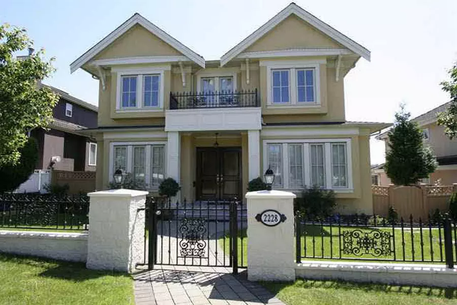 2228 W 22nd AVE, Vancouver, BC V6L 1L7