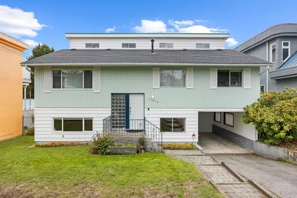15856 Buena Vista AVE, White Rock, BC V4B 2A3