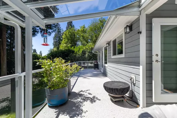 914 Gower Point RD Gibsons, BC V0N 1V3