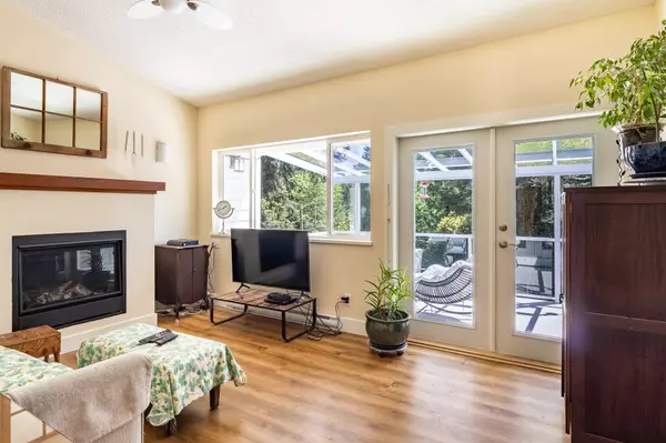 914 Gower Point RD Gibsons, BC V0N 1V3