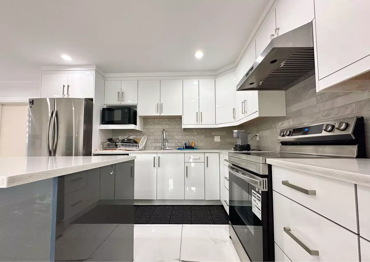 Surrey, BC V3W 1X8,13017 64 AVE