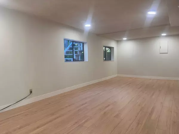 Vancouver, BC V5S 1V6,3431 E 52nd AVE