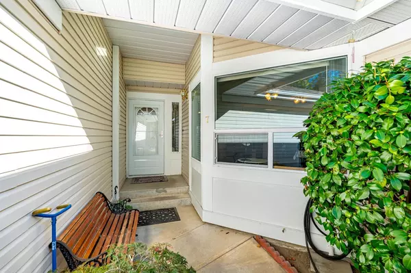 Surrey, BC V3W 1N5,6452 121 ST #7