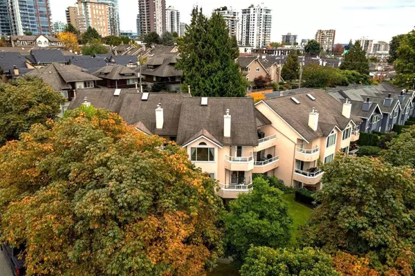 261 W 16th ST #2, North Vancouver, BC V7M 1T7