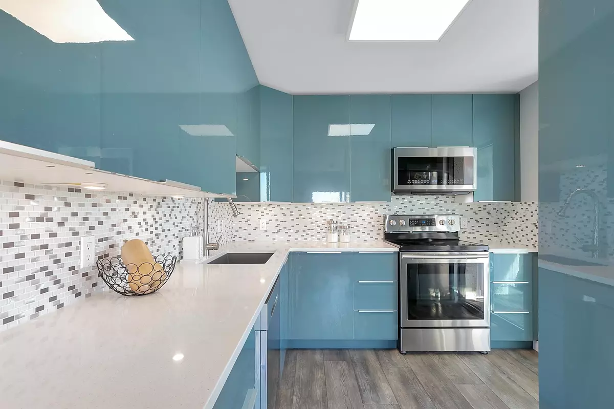 New Westminster, BC V3M 6A1,615 Belmont ST #1101