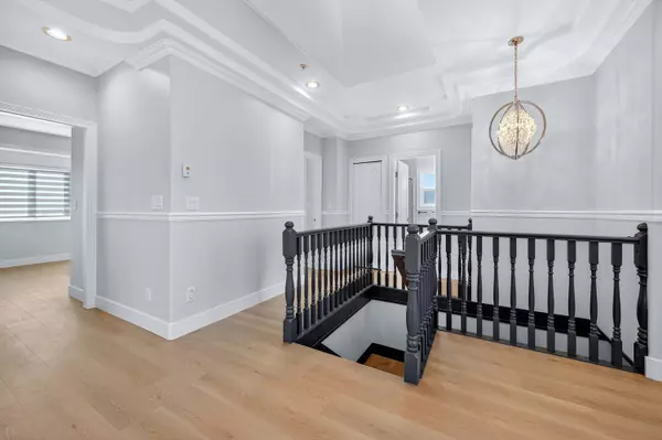 Vancouver, BC V5X 2J9,392 E 63rd AVE