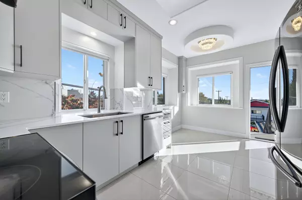 Vancouver, BC V5X 2J9,392 E 63rd AVE