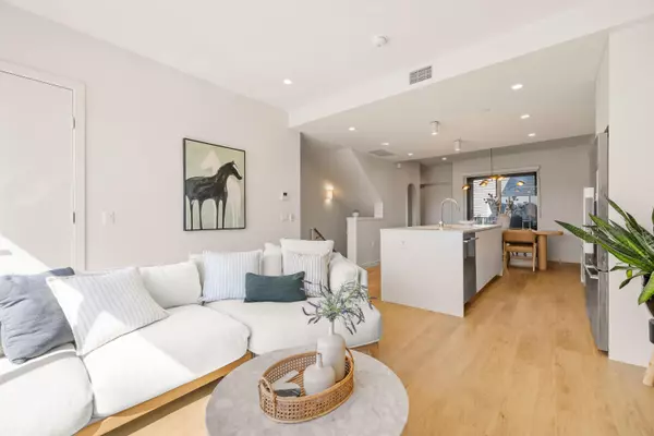 Tsawwassen, BC V4L 0B1,6340 Market AVE #26